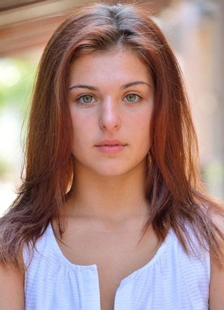 Leah Gotti Wiki, Bio, Age, Height, Boyfriend, Husband.